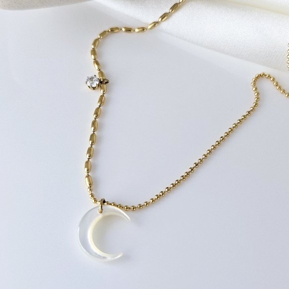 NEW Natural Shell Moon On Dainty Gold Bead Chain Necklace - Picture 4 of 10